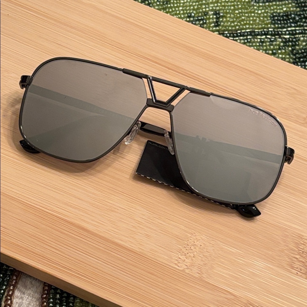 Brand New True Religion Square Aviator Metal Sunglasses Mirrored Lens Smoky Gray